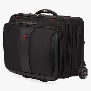 Patriot wheeled travel luggage